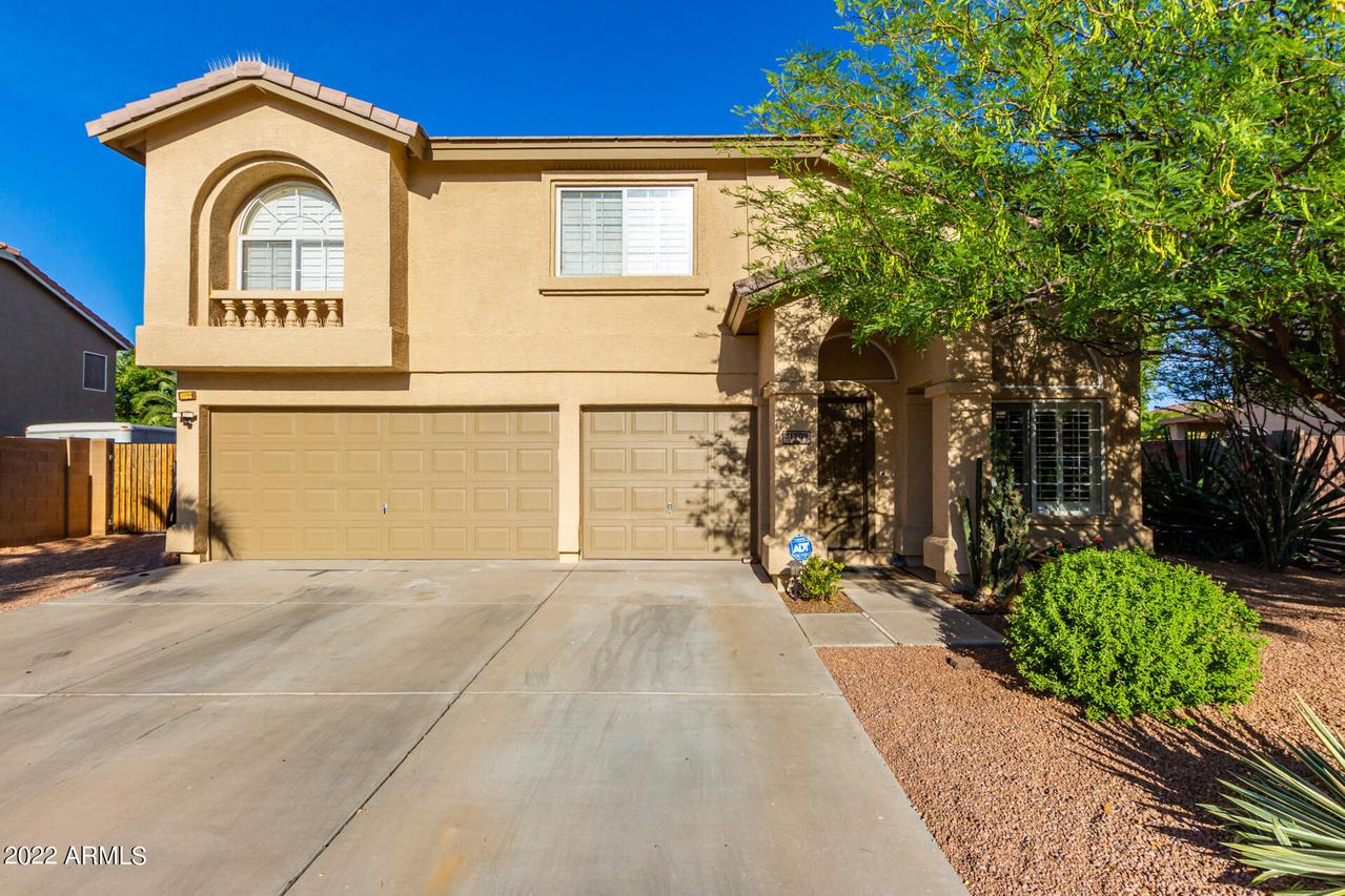 31709 N Royal Oak Way, San Tan Valley, AZ 85143