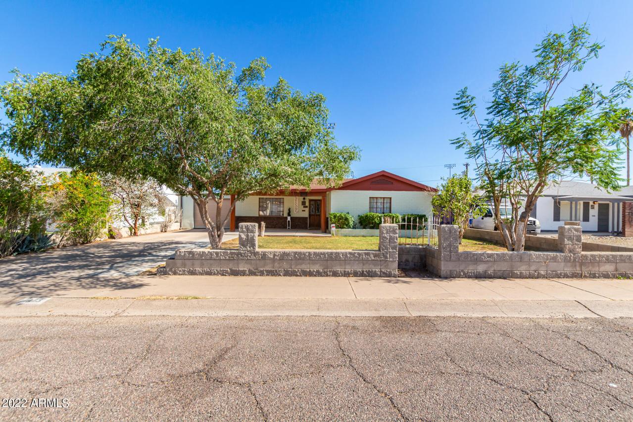 1943 W Earll Dr., Phoenix, AZ 85015