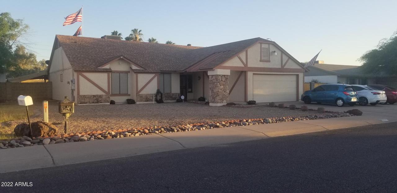 4001 W Woodridge Dr., Glendale, AZ 85308