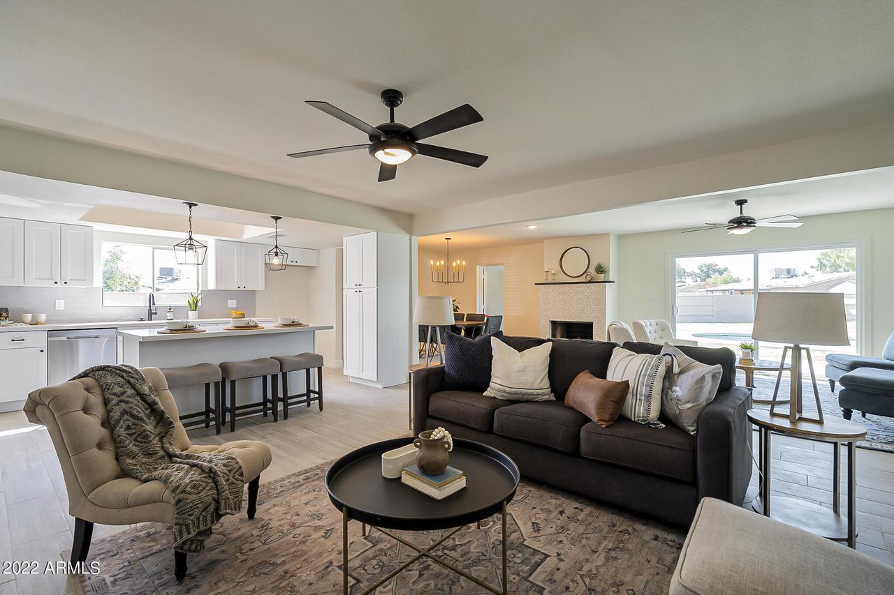11456 N 44th Ave., Glendale, AZ 85304