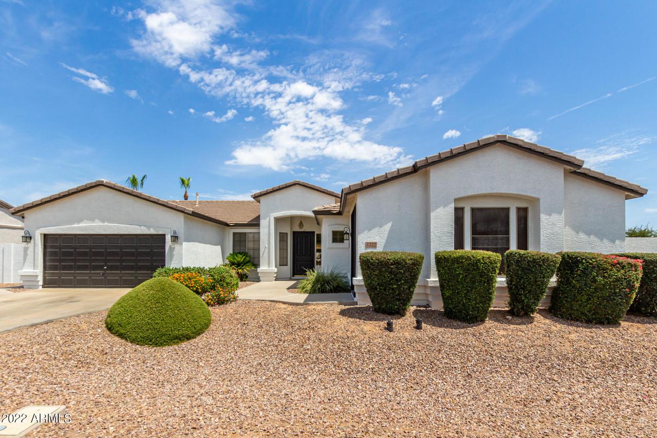 1222 E Longhorn Pl., Chandler, AZ 85286