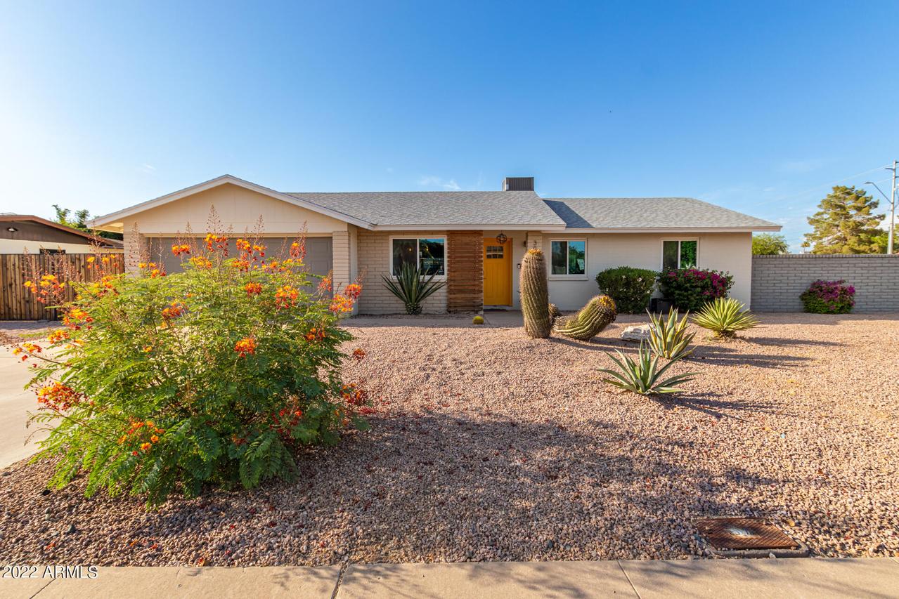 3950 E Paradise Dr., Phoenix, AZ 85028