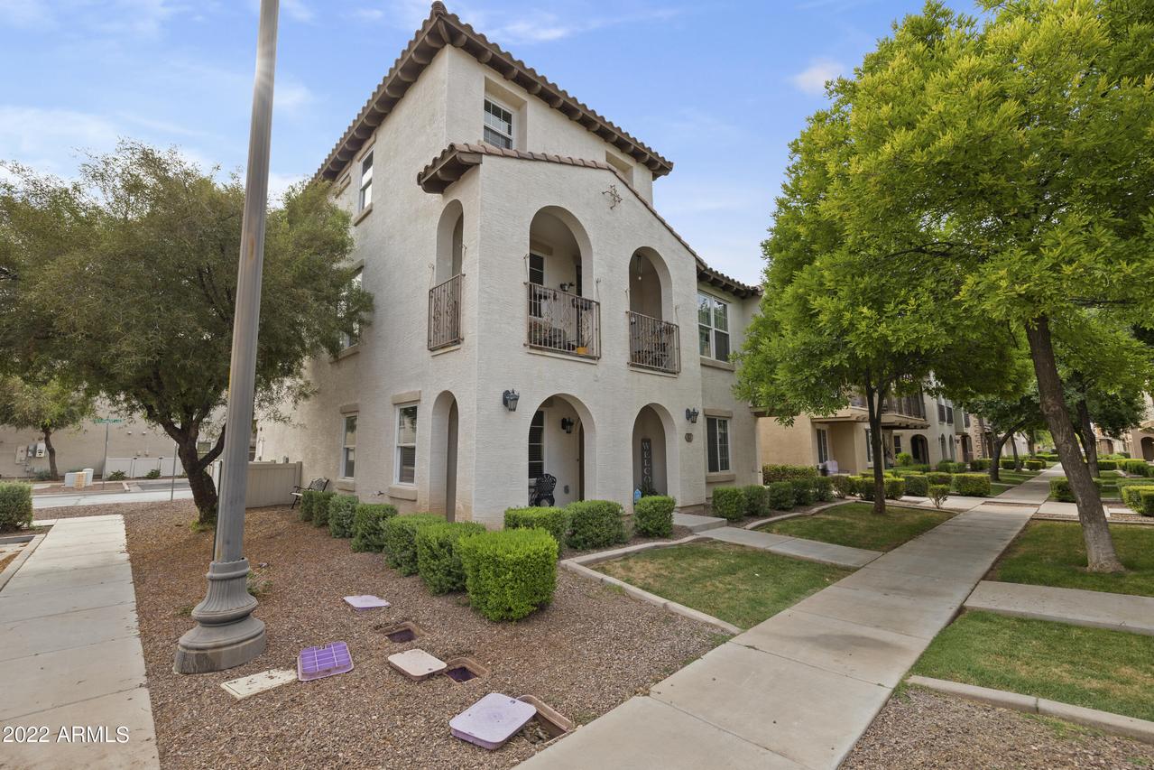 933 S Storment Ln., Gilbert, AZ 85296