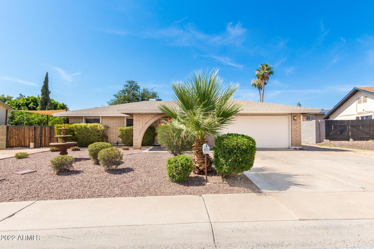 4608 W Calavar Rd., Glendale, AZ 85306