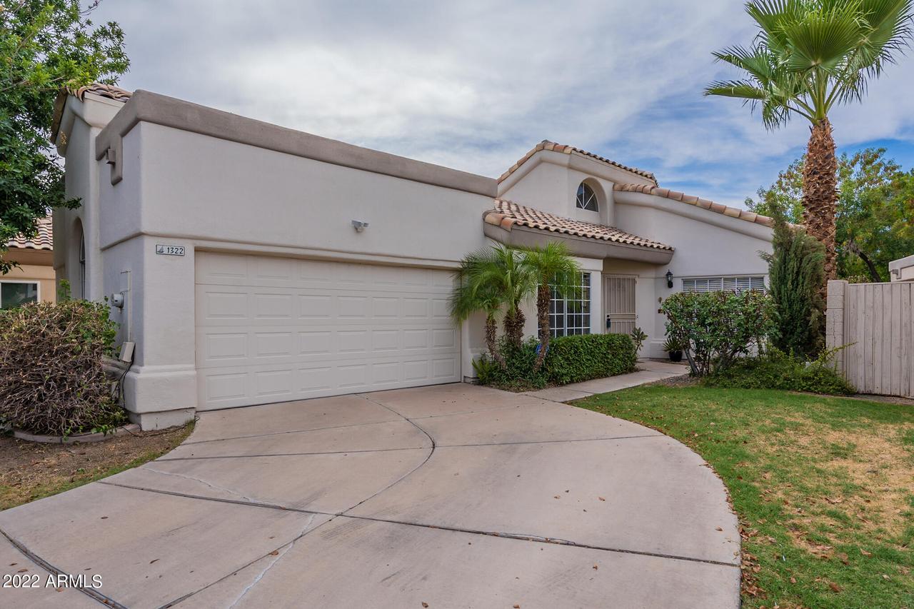 1322 E Parkside Dr., Gilbert, AZ 85234
