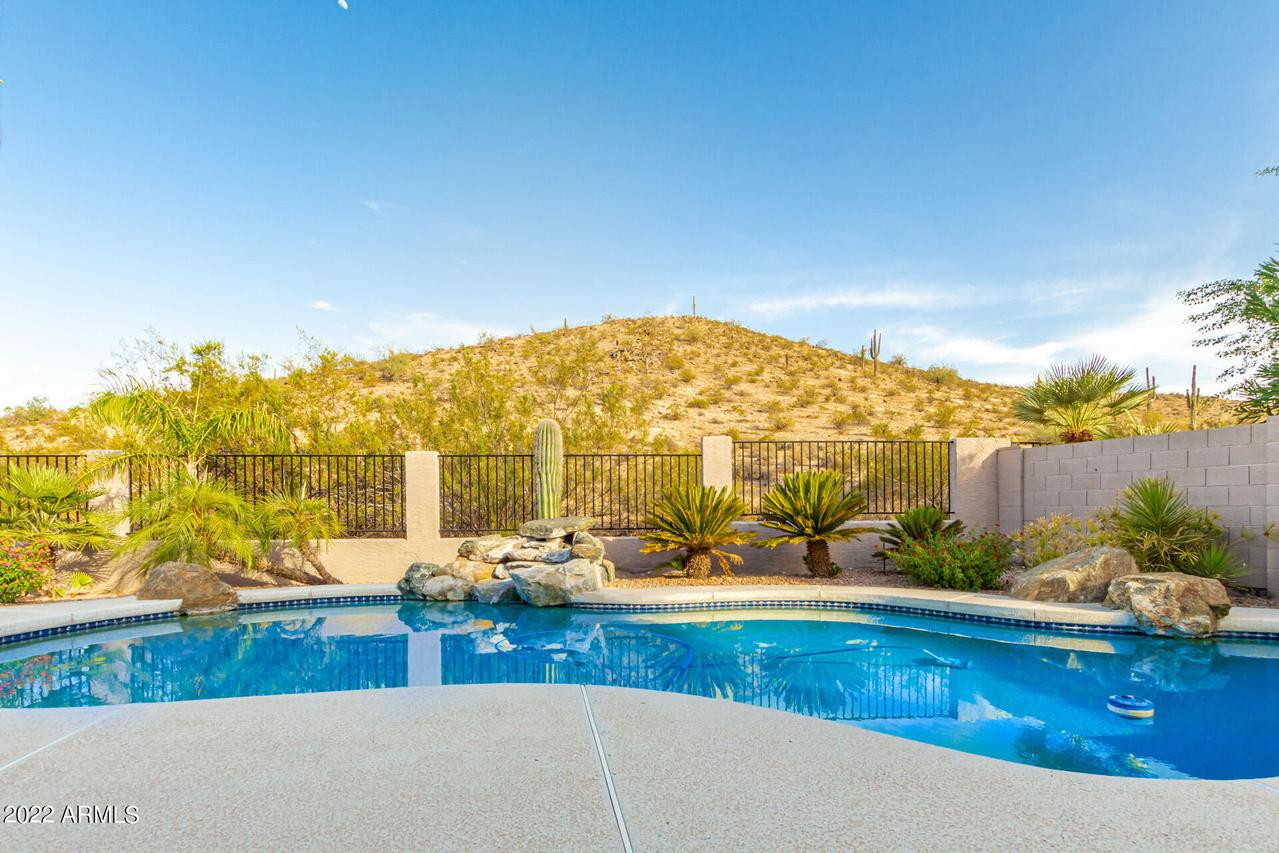 2559 E Amberwood Dr., Phoenix, AZ 85048