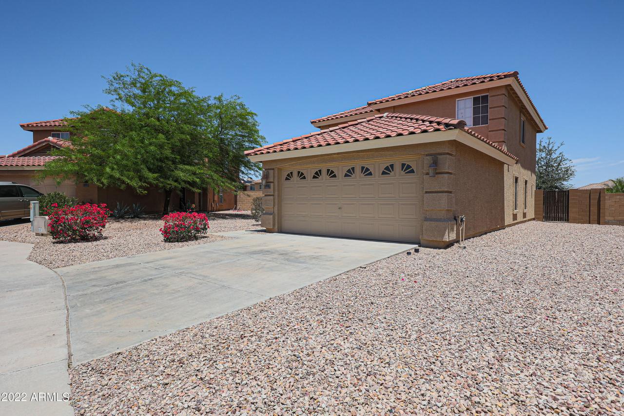 905 S 223rd Dr., Buckeye, AZ 85326