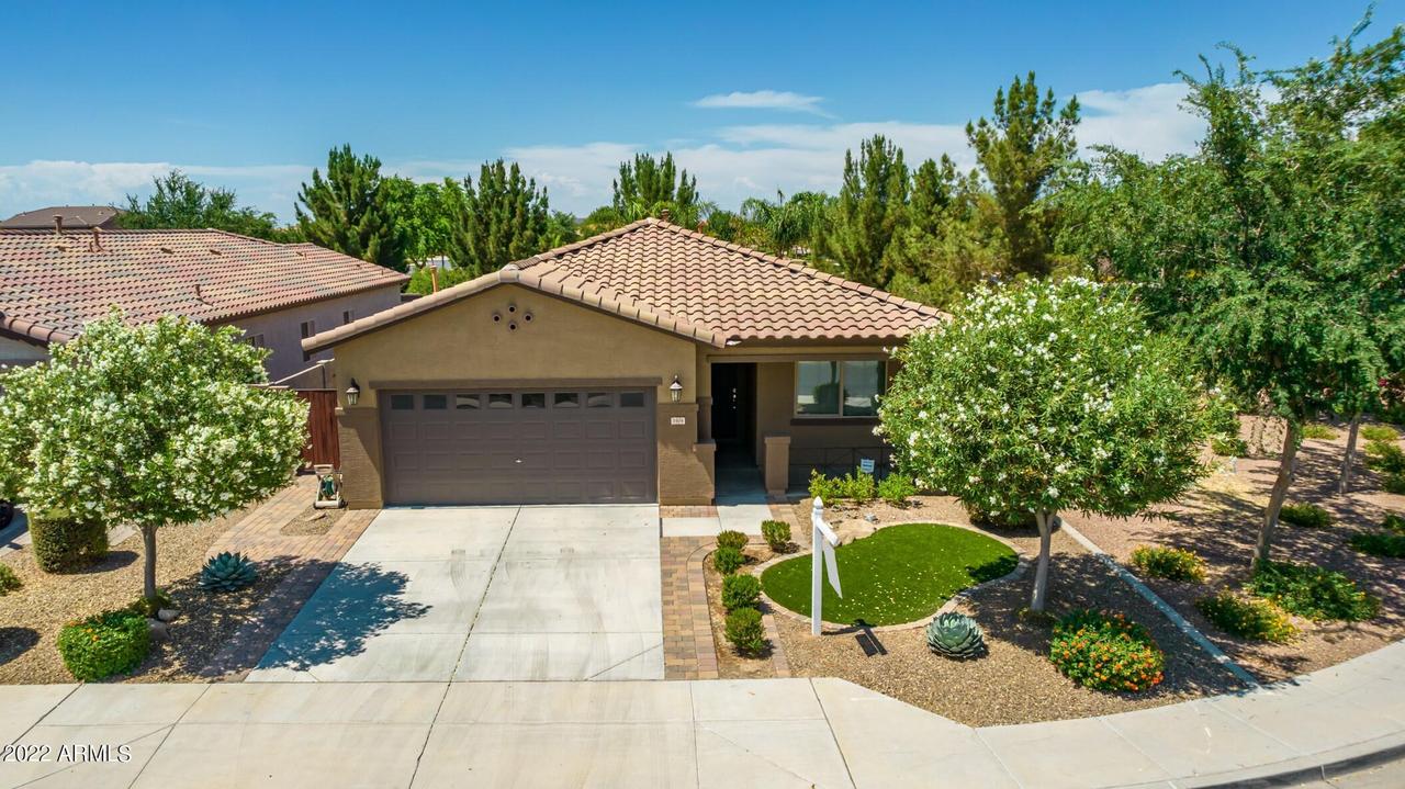 1404 W Rubber Tree Ct., San Tan Valley, AZ 85140