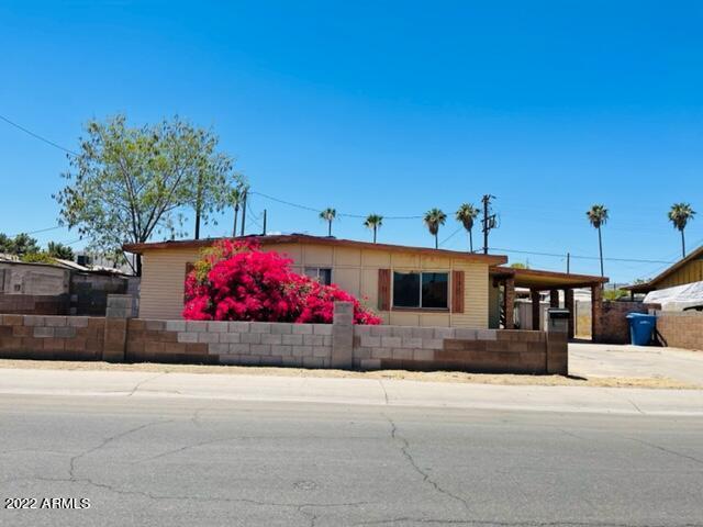 933 E Carson Rd., Phoenix, AZ 85042