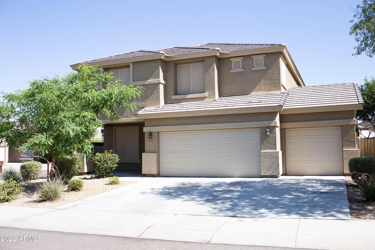 10454 W Louise Dr., Peoria, AZ 85383