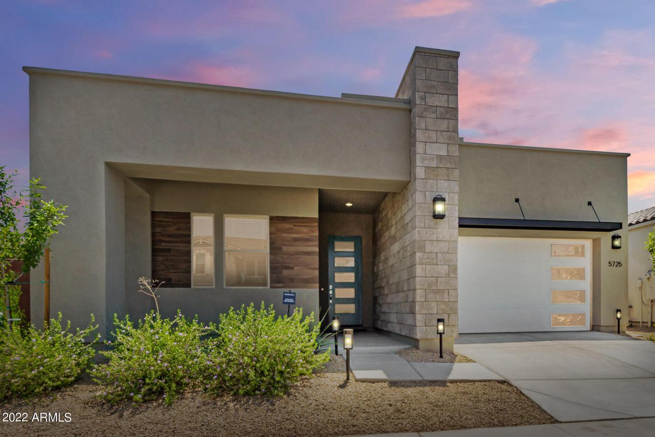 5725 S 101st St., Mesa, AZ 85212