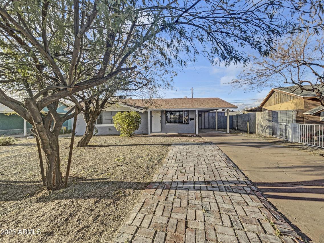 3552 W Cheery Lynn Rd., Phoenix, AZ 85019