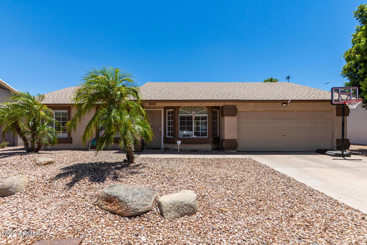 8121 E Dartmouth St., Mesa, AZ 85207