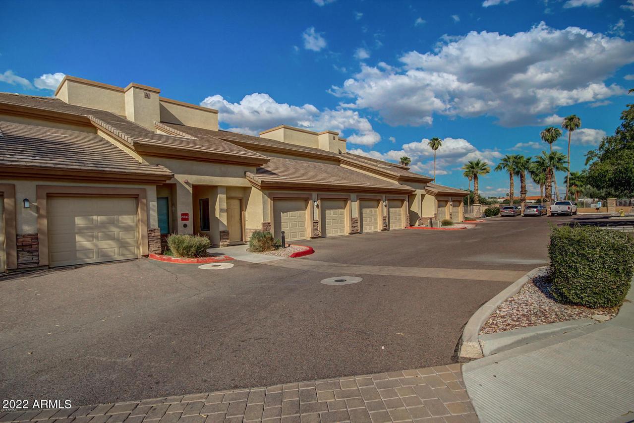 6770 N 47th Ave. #2002, Glendale, AZ 85301