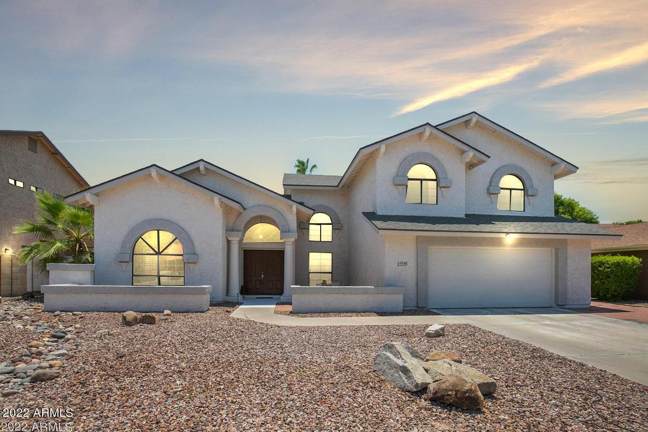 1935 E Caroline Ln., Tempe, AZ 85284