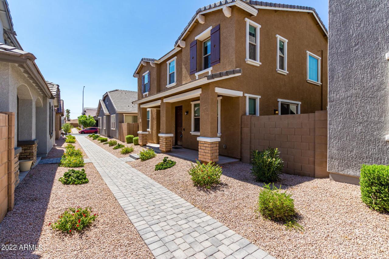 205 N 56th Pl., Mesa, AZ 85205