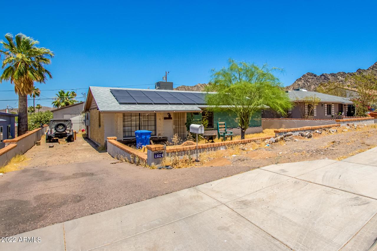 1524 E Sunnyslope Ln., Phoenix, AZ 85020