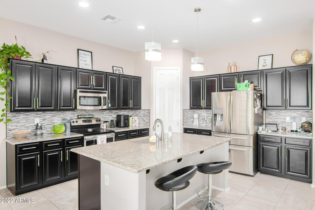 3032 W Pleasant Ln., Phoenix, AZ 85041