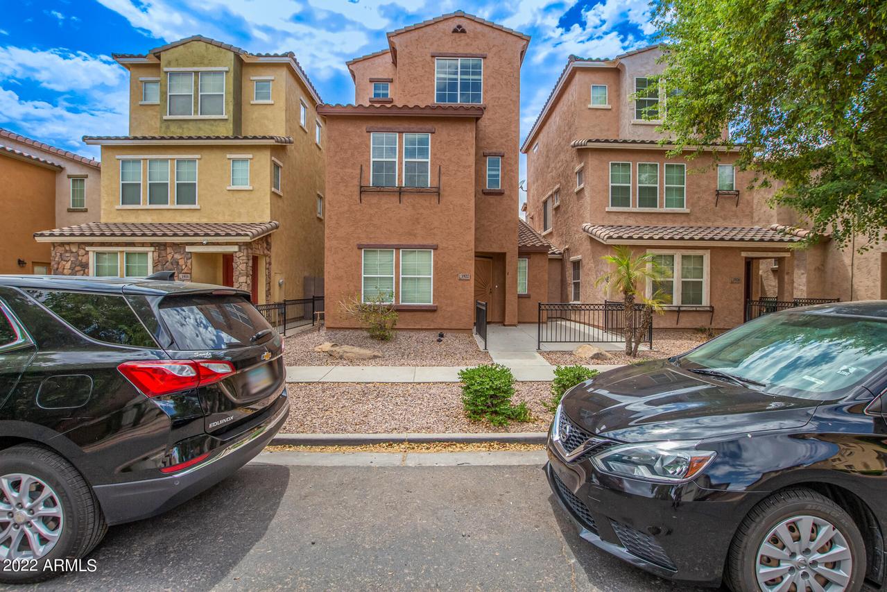 1922 N 78th Ave., Phoenix, AZ 85035