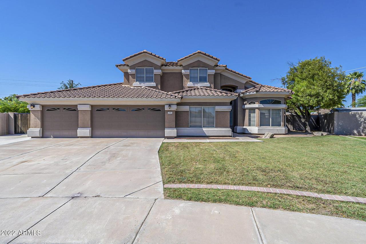 1220 S Harrington St., Gilbert, AZ 85233