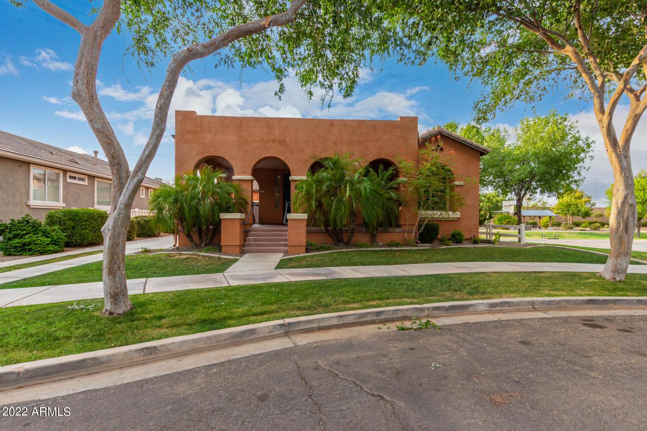 2886 E Camellia Dr., Gilbert, AZ 85296