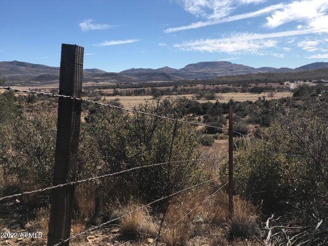 18451 S Peeples Valley Rd. #19, Peeples Valley, AZ 86332