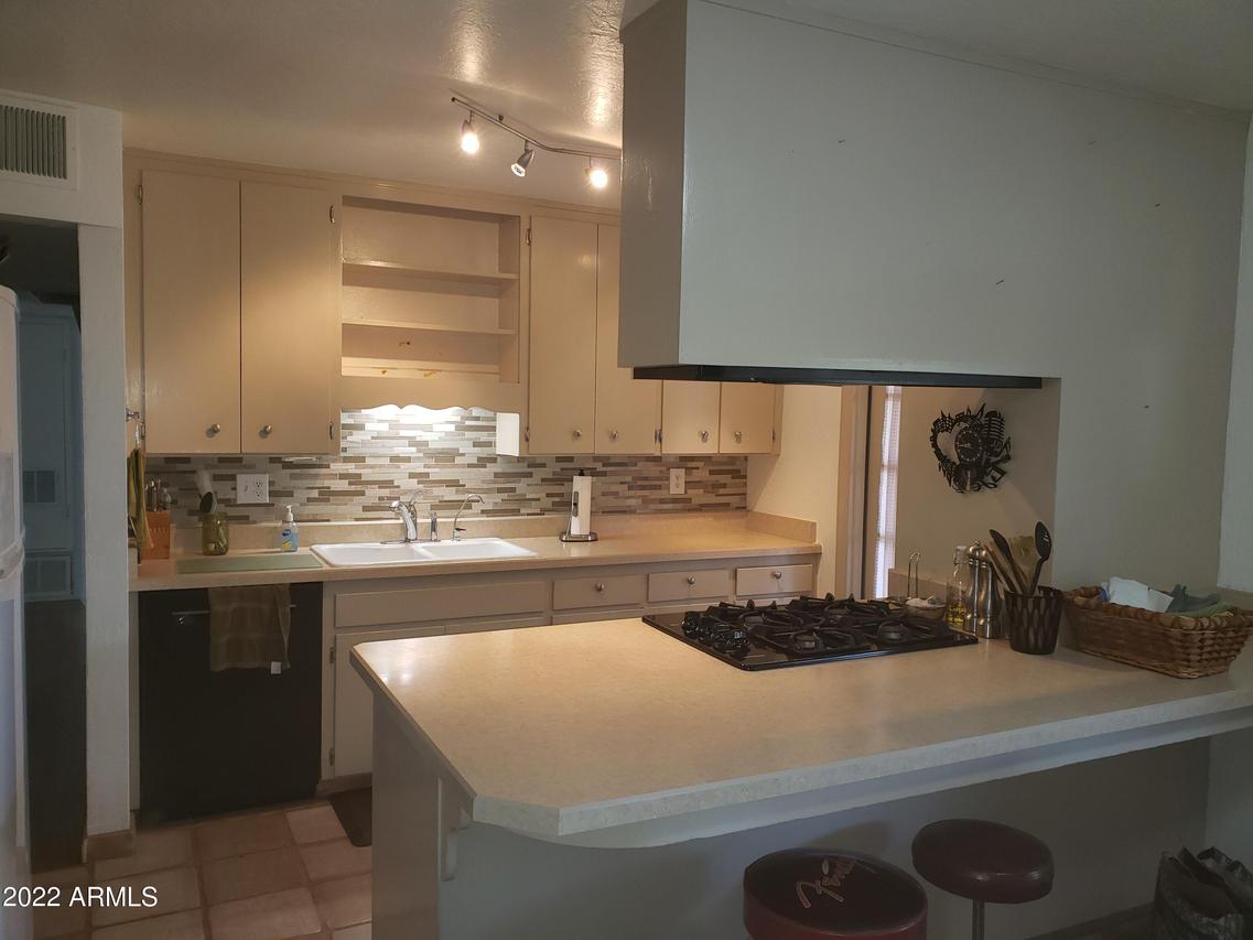 3401 W Shaw Butte Dr., Phoenix, AZ 85029