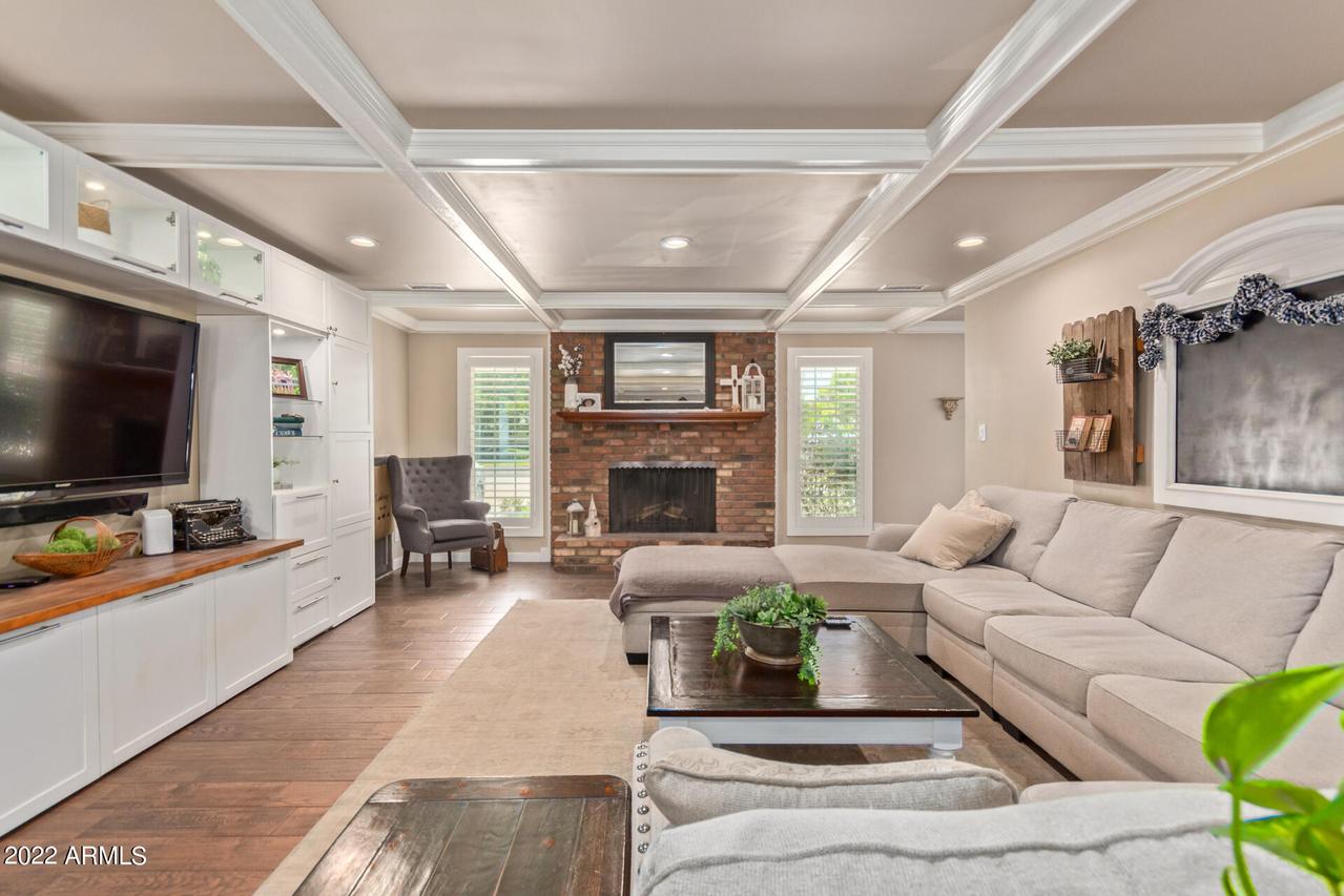 8041 N 15th Ave., Phoenix, AZ 85021