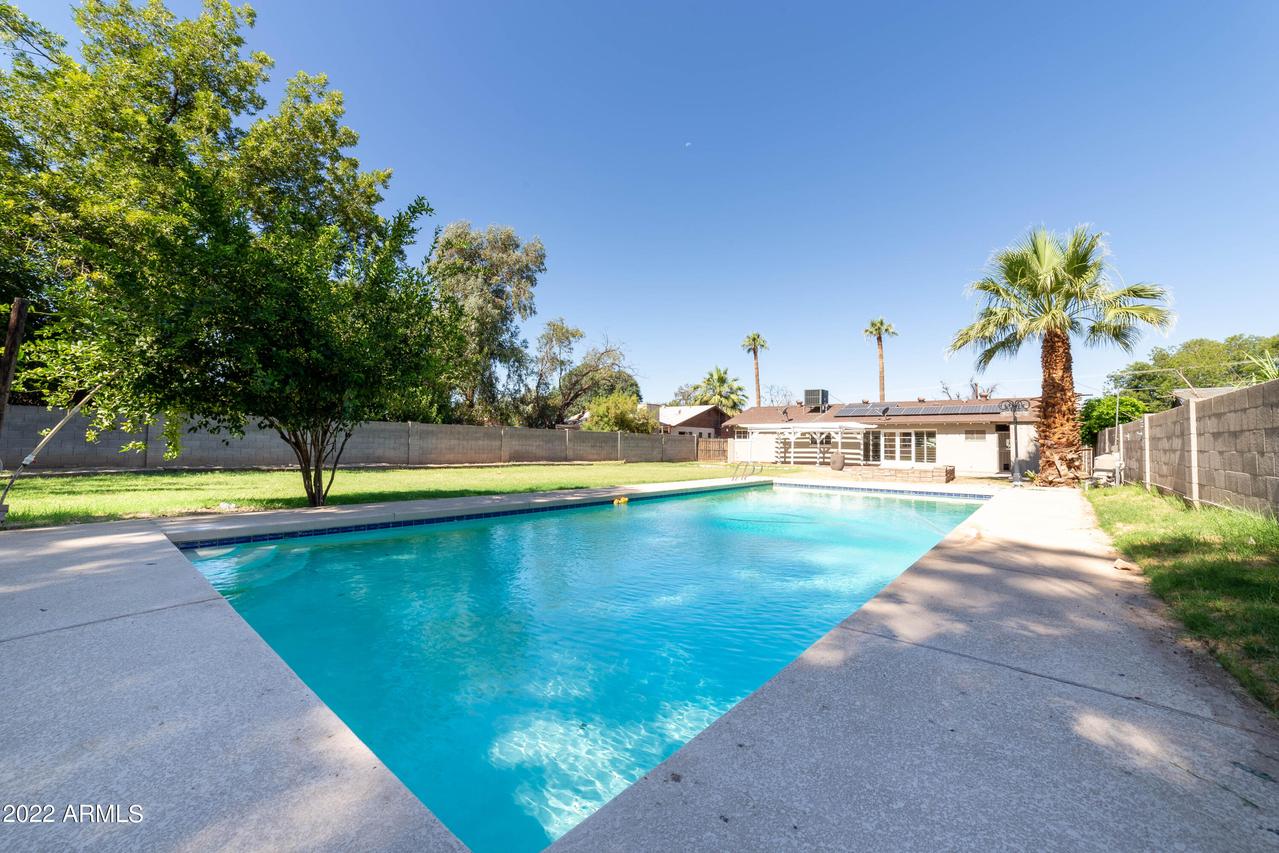 6539 N 61st Ave., Glendale, AZ 85301