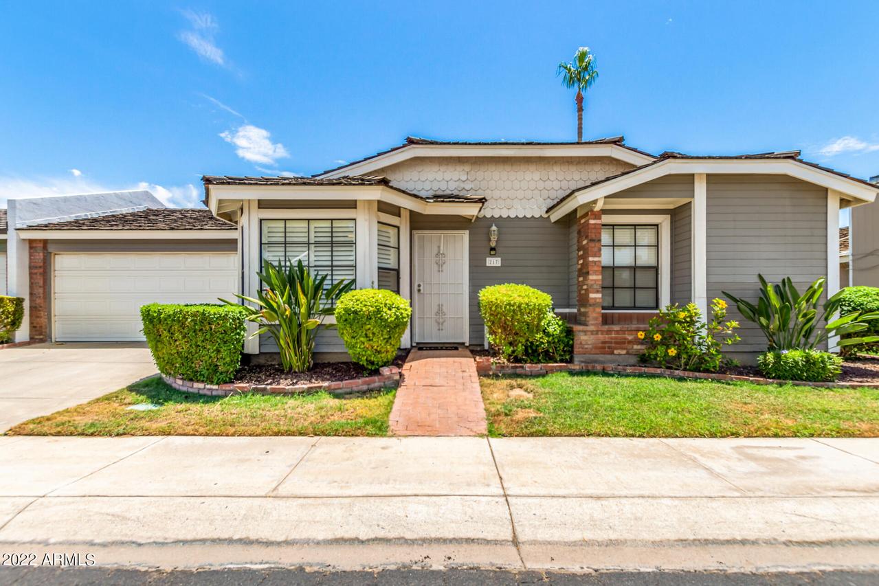 217 E Danbury Rd., Phoenix, AZ 85022