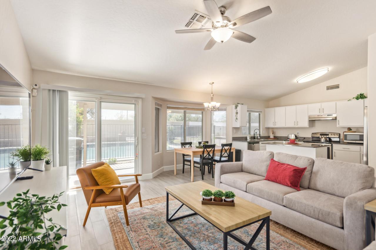 1068 S Wanda Dr., Gilbert, AZ 85296