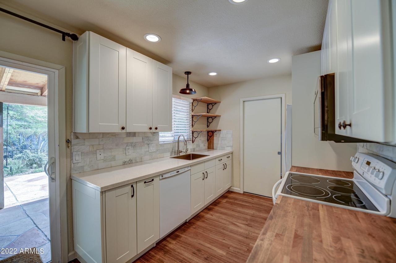 807 Leisure World, Mesa, AZ 85206