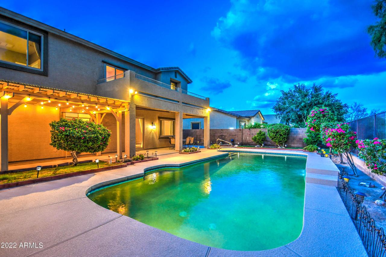 1215 E Kramer Cir., Mesa, AZ 85203