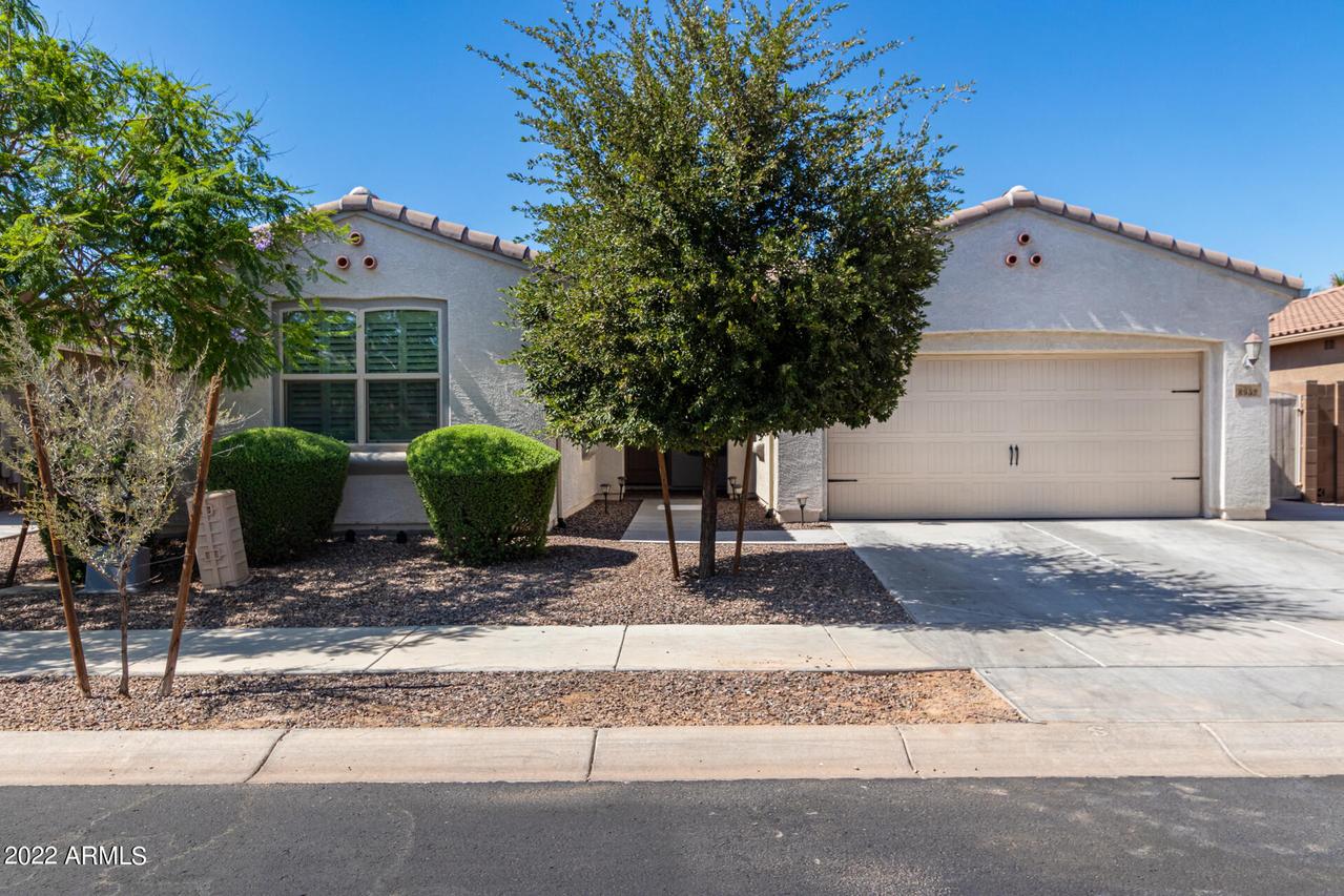 8952 W Lawrence Ln., Peoria, AZ 85345