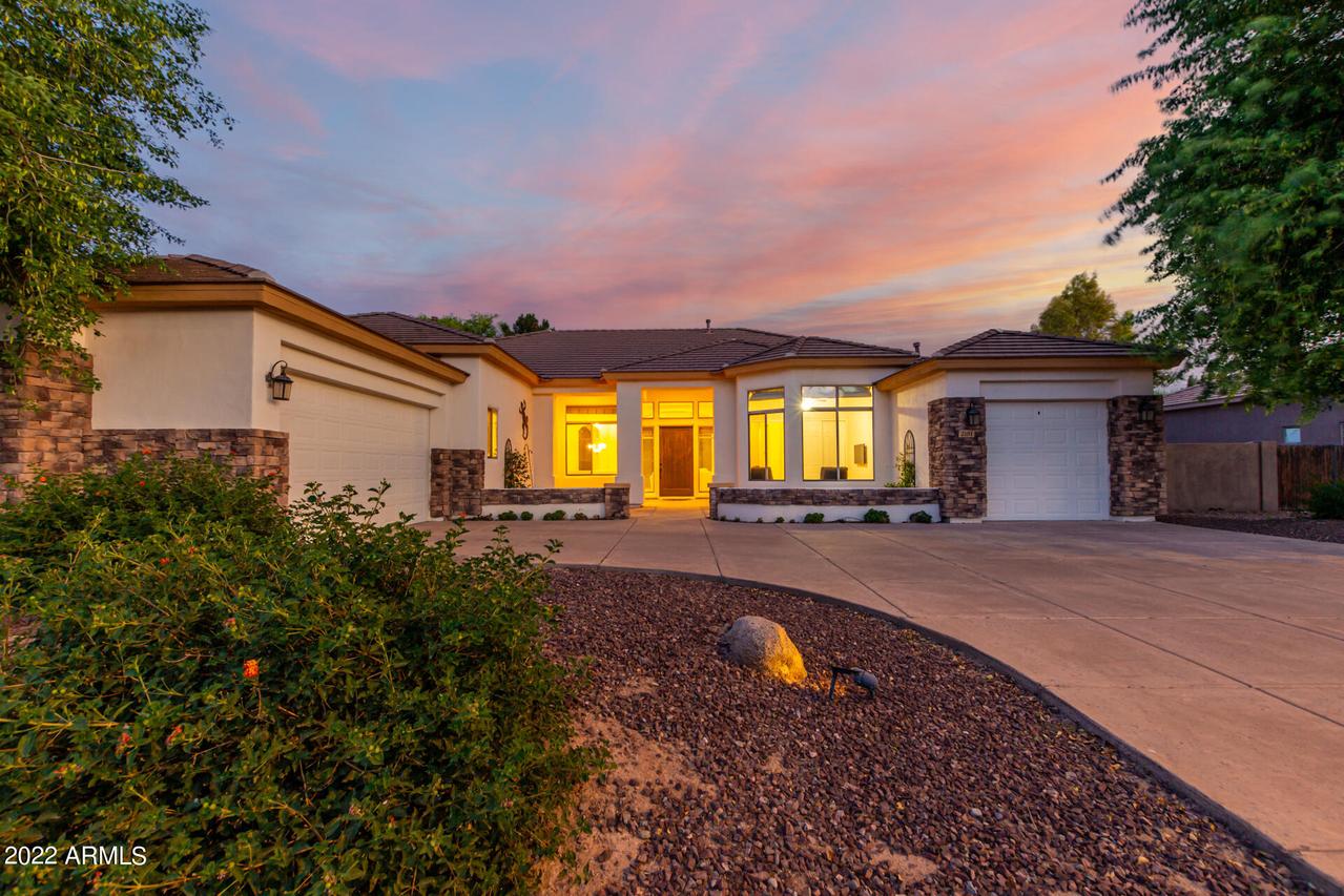 2101 E Prescott Pl., Chandler, AZ 85249