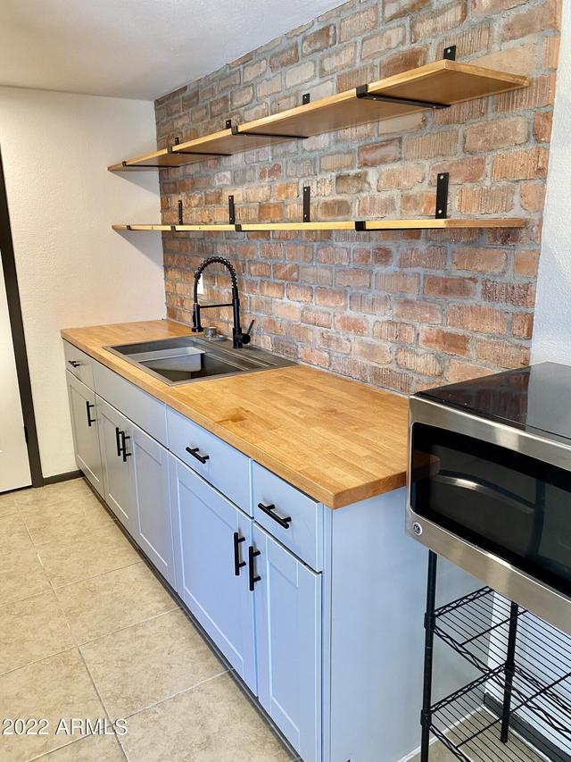 4462 E Pueblo Ave., Phoenix, AZ 85040