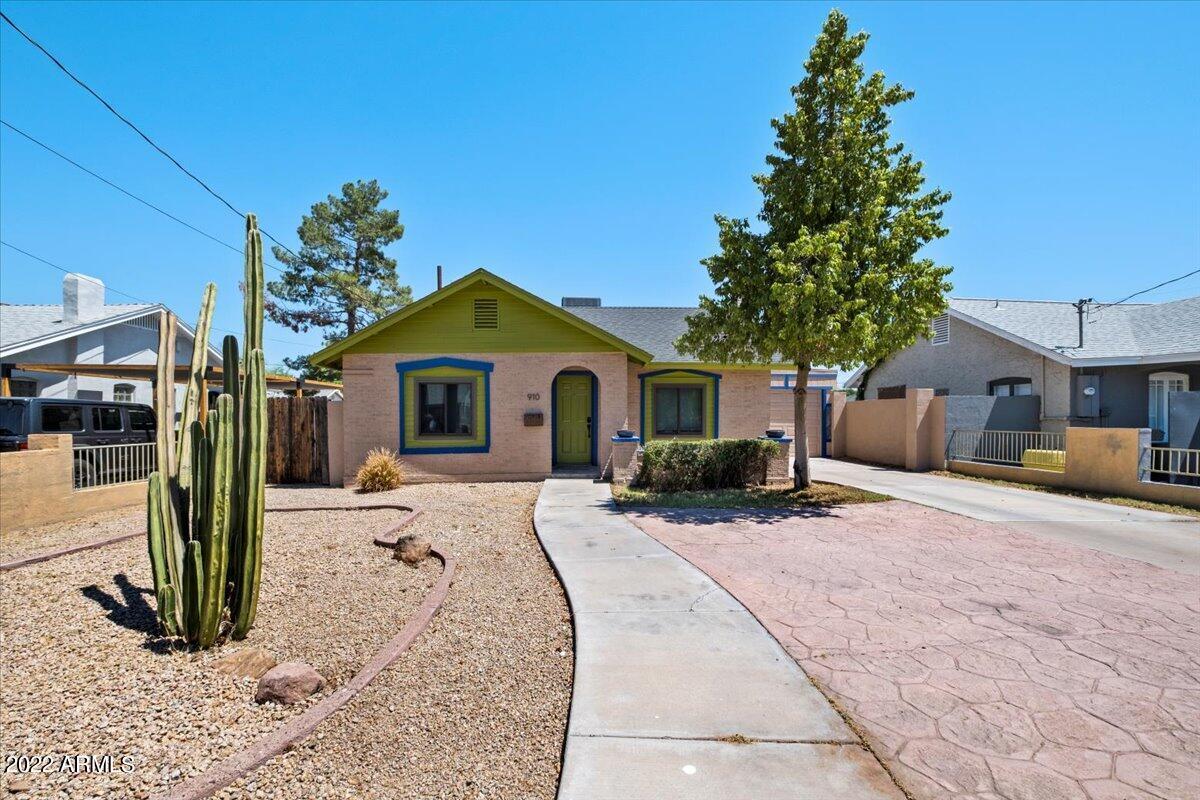 910 E Whitton Ave., Phoenix, AZ 85014