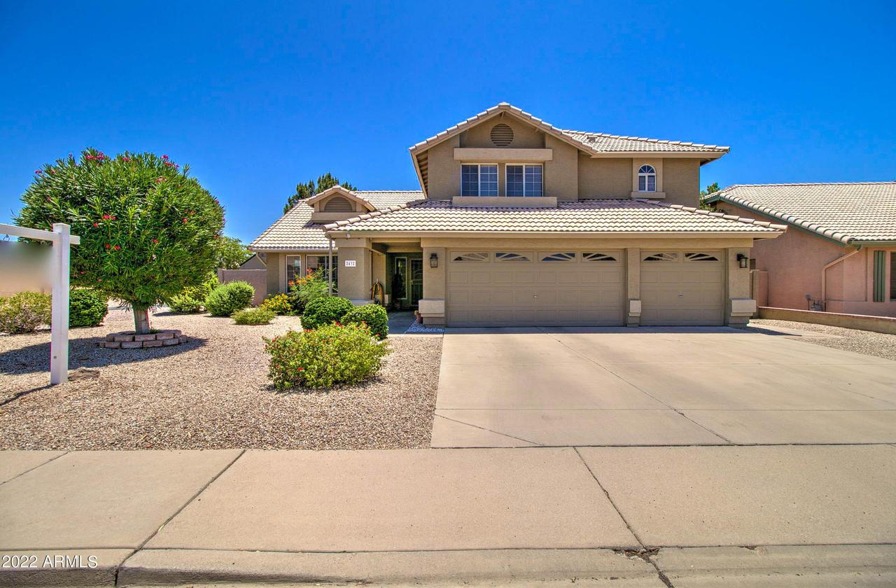2432 N Saffron St., Mesa, AZ 85215