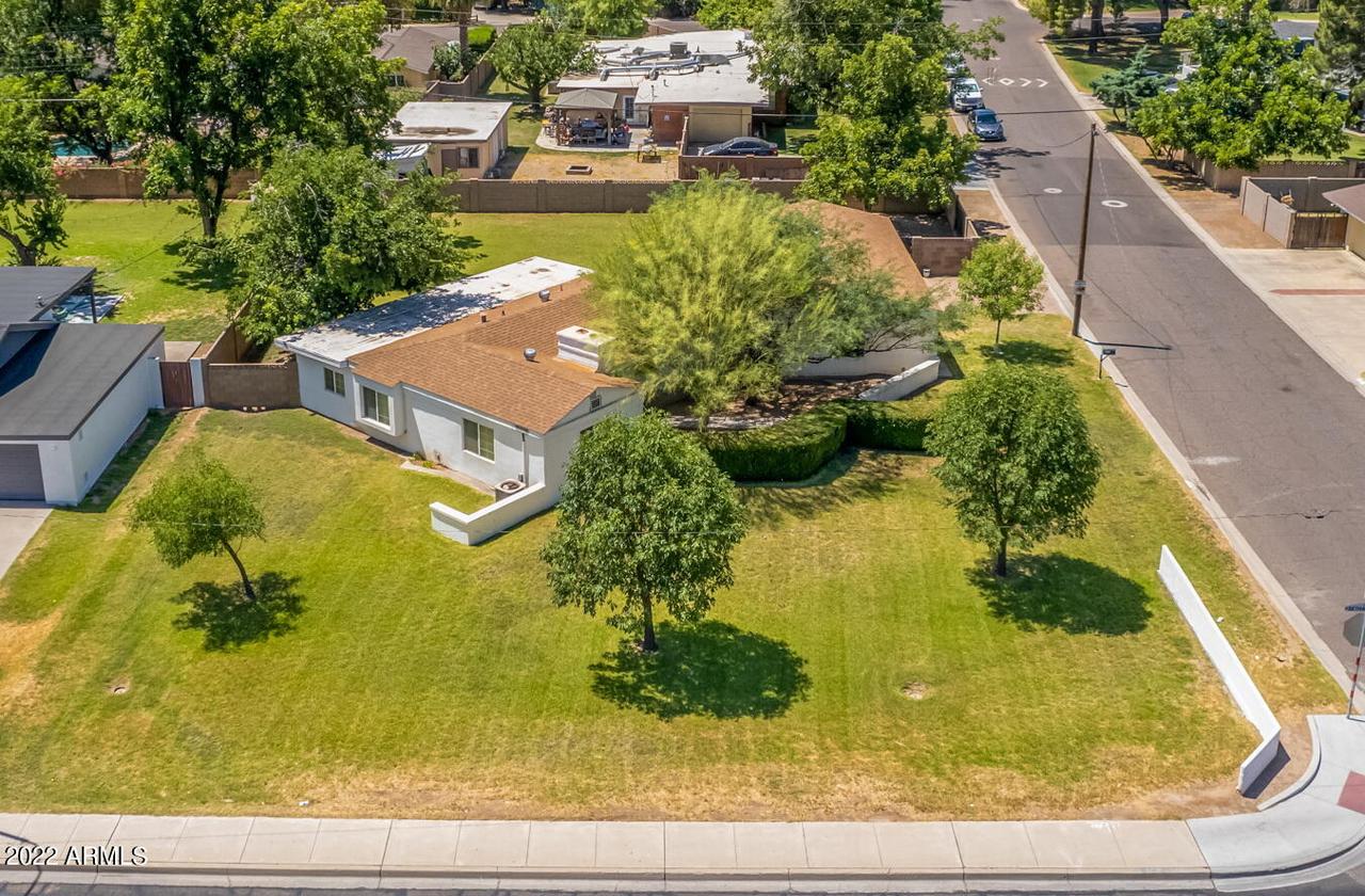 1121 W Bethany Home Rd., Phoenix, AZ 85013