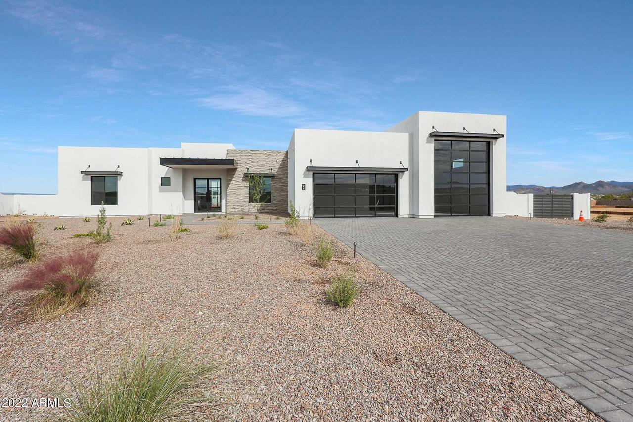 11 E Zenith Ln., Phoenix, AZ 85085