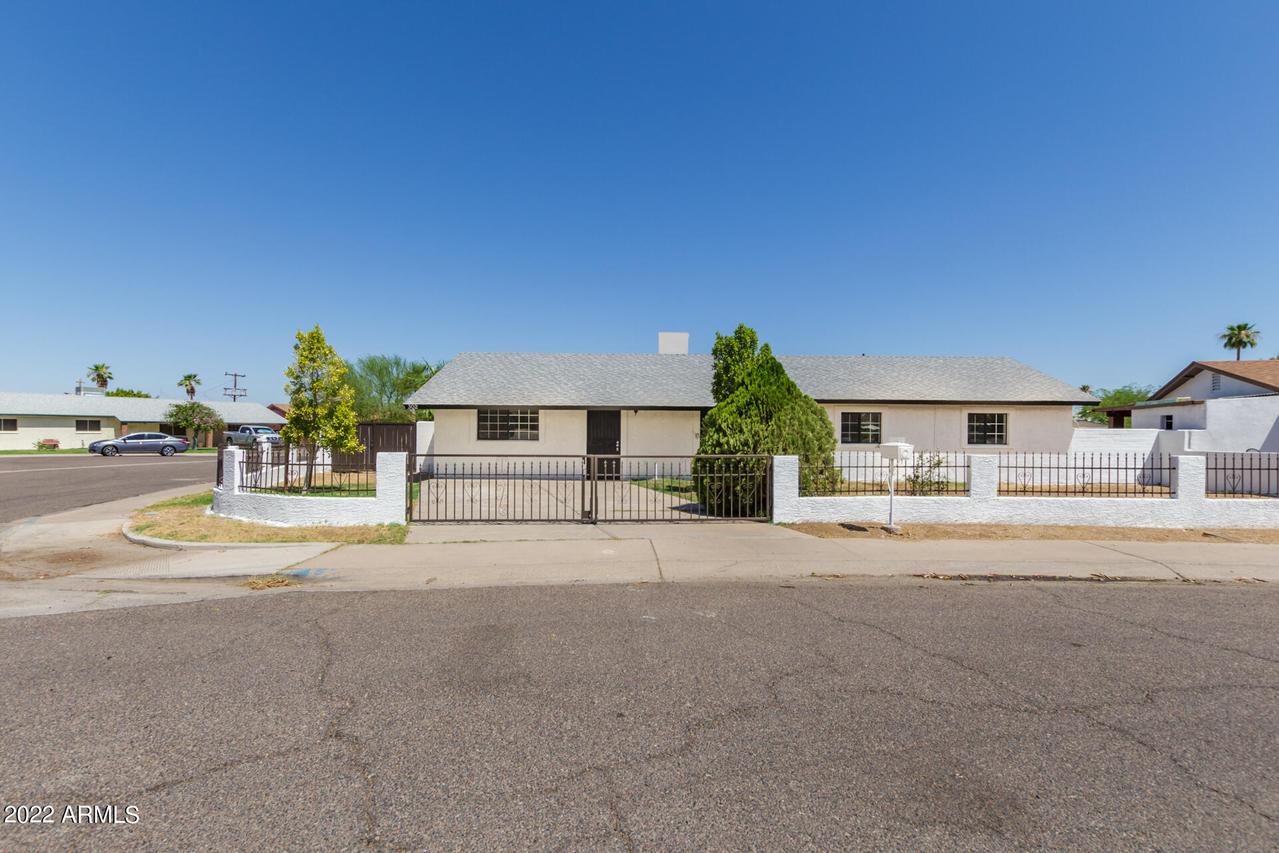 302 E Desert Dr., Phoenix, AZ 85040