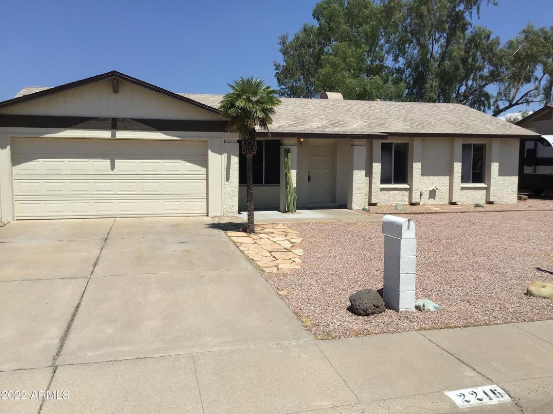 2216 W Wickieup Ln., Phoenix, AZ 85027