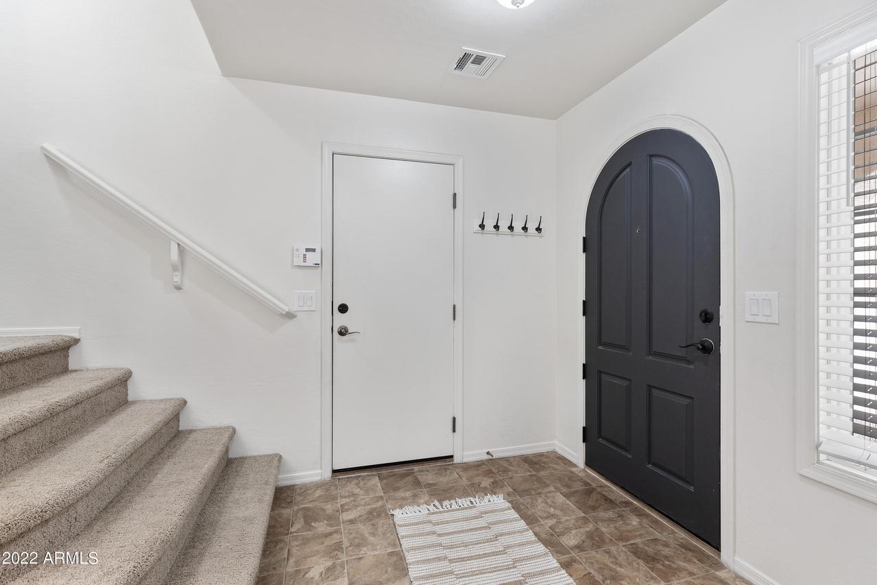 929 S Storment Ln., Gilbert, AZ 85296