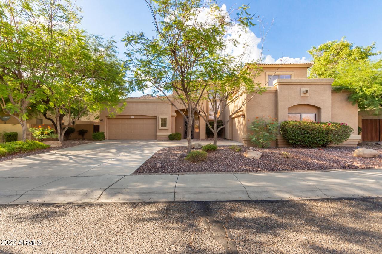 25828 N 44th Dr., Phoenix, AZ 85083