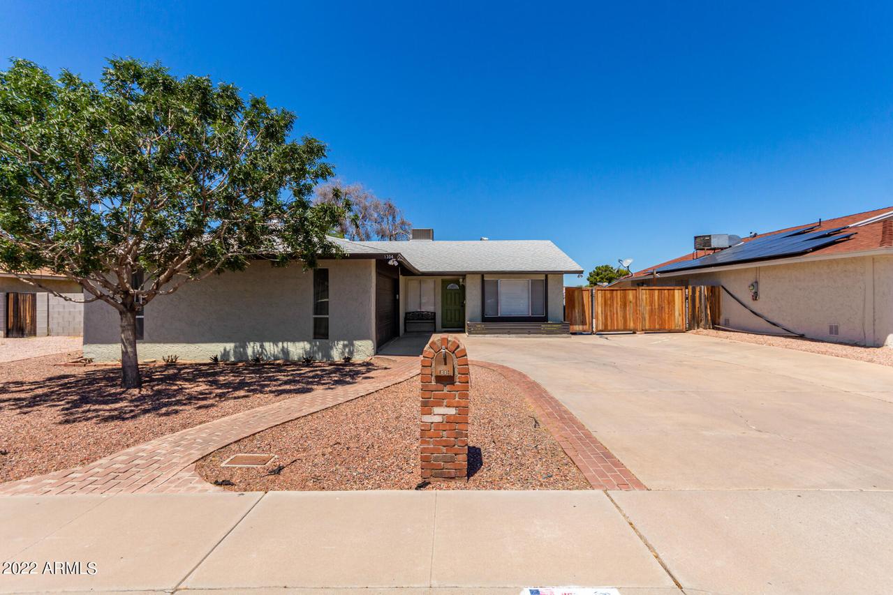 1304 S Date St., Mesa, AZ 85210