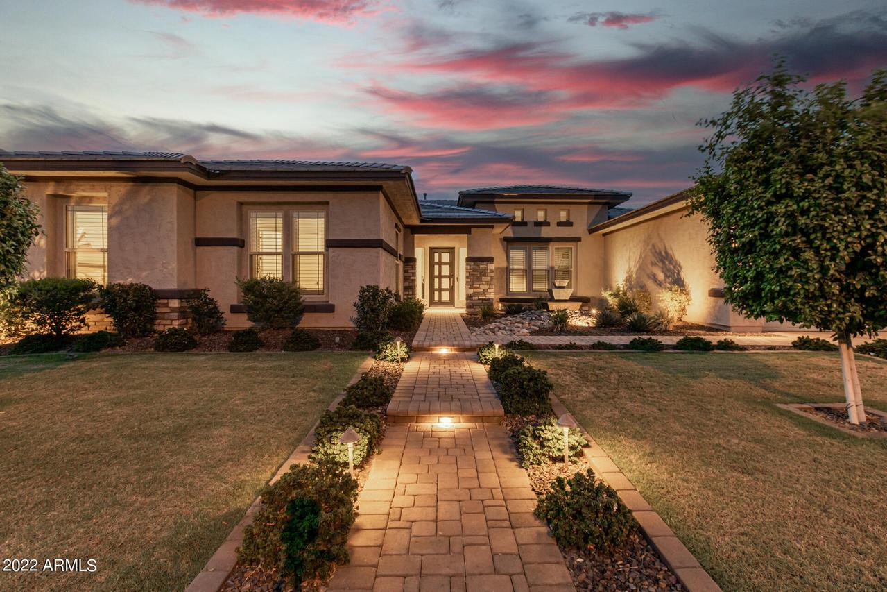 3858 E Fountain St., Mesa, AZ 85205