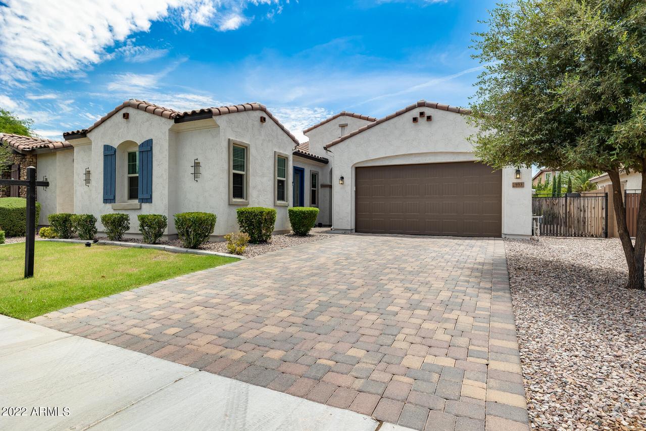 953 E Horseshoe Pl., Chandler, AZ 85249
