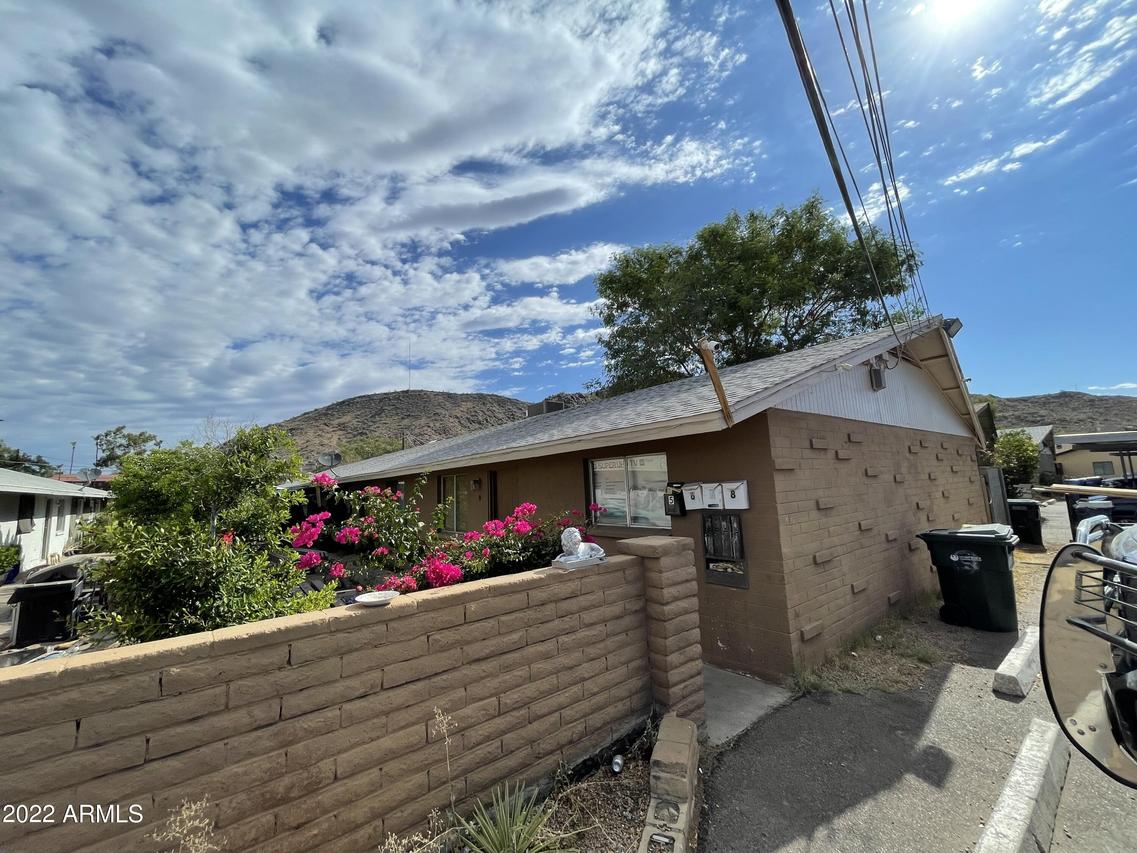1716 W Shangri La Rd., Phoenix, AZ 85029