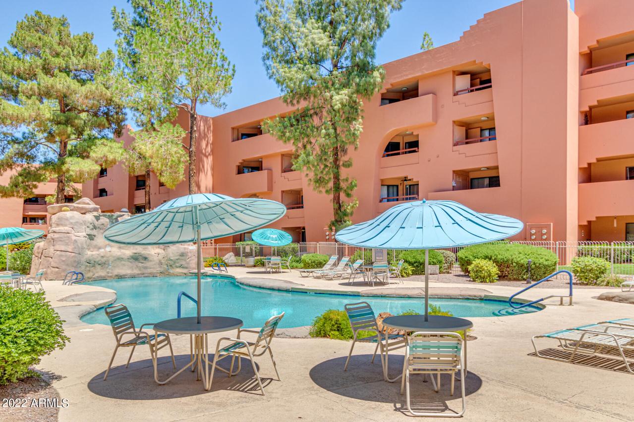 12222 N Paradise Village Pkwy. #242, Phoenix, AZ 85032