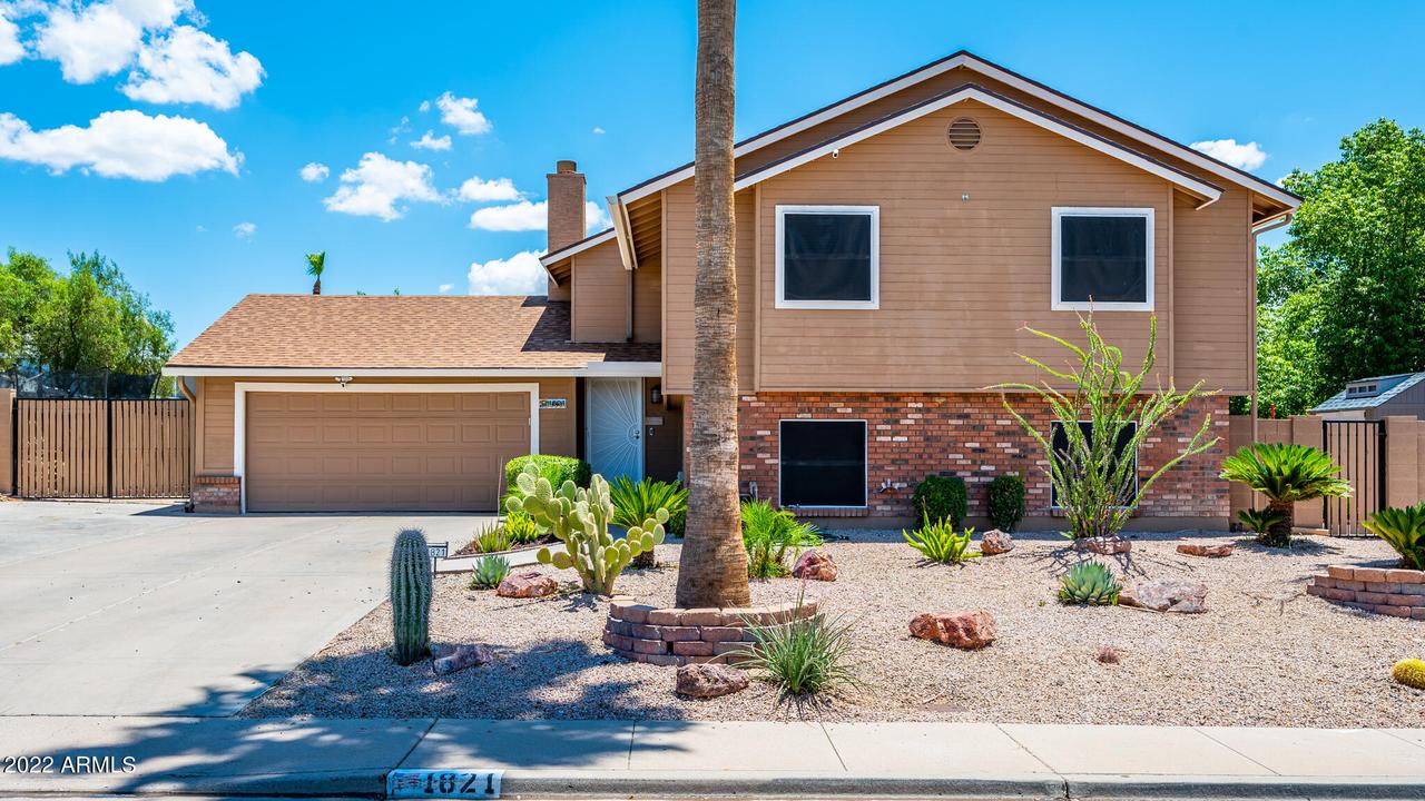 1821 N Saffron Cir., Mesa, AZ 85205